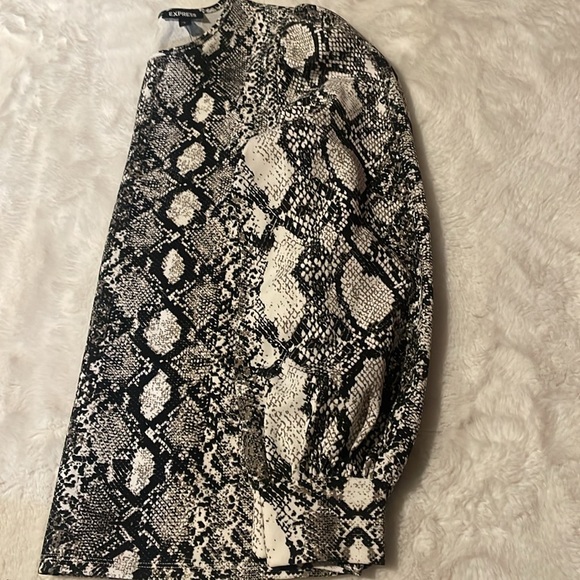 Express Top - Picture 3 of 3